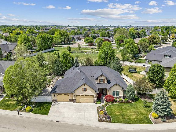 3rd image of 2341 W San Remo Dr