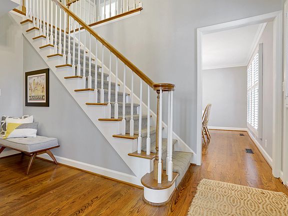 4th image of 3601 Eastbrooke Dr