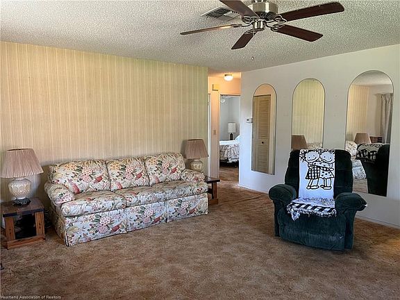 4th image of 4501 Golfview Rd