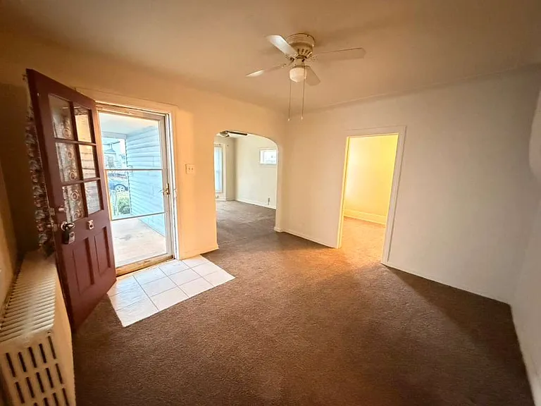 319 White St — Photo 1