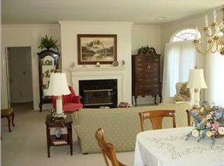 1011 Ariel Ln, Chattanooga, TN 37405