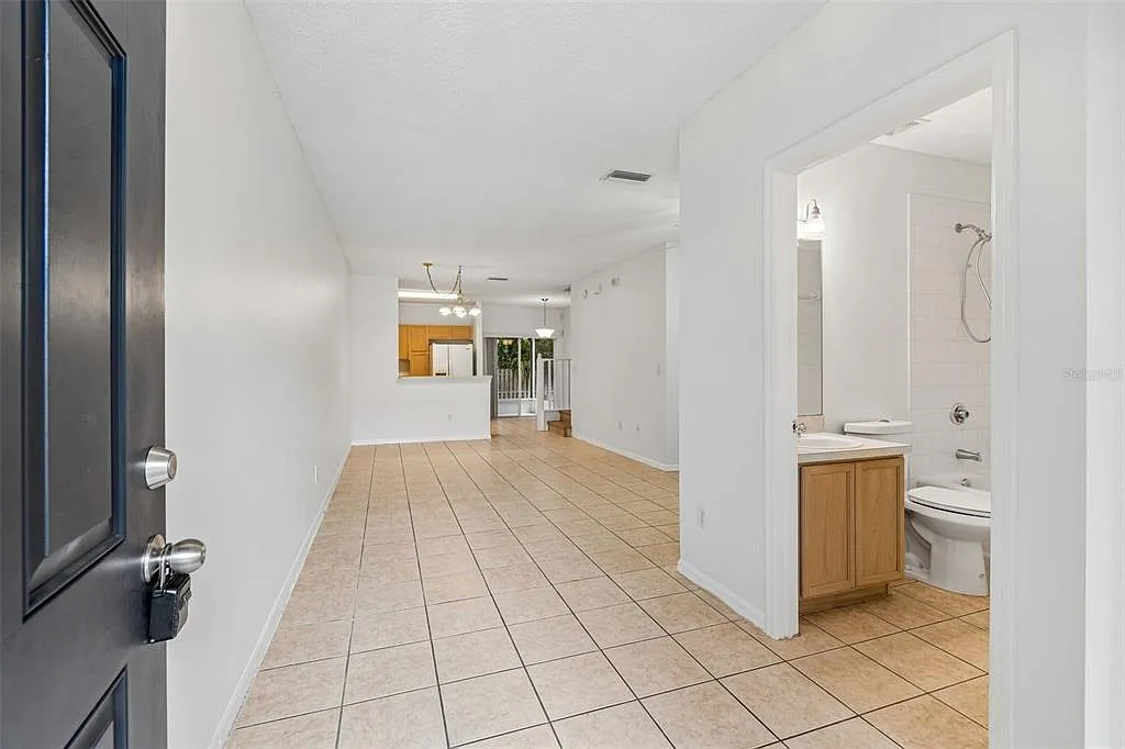 3 bed, 3.0 bath, 1412 sqft, $1,850 — Photo 3