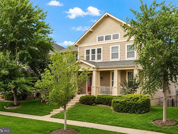 2nd image of 1402 Sands Cir