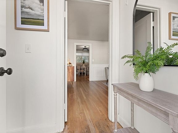 5th image of 22 Pheasant Hill St
