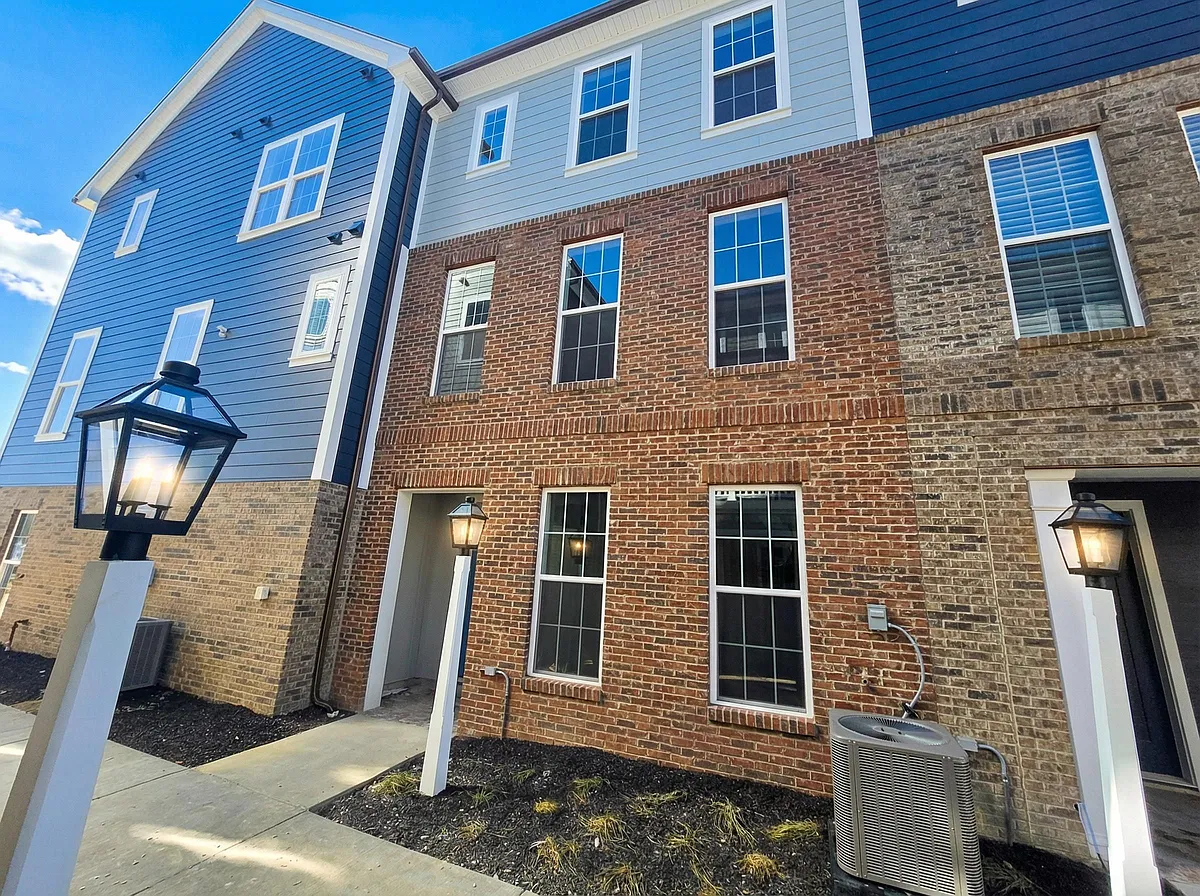 Building Photo - 305 Frederick Way