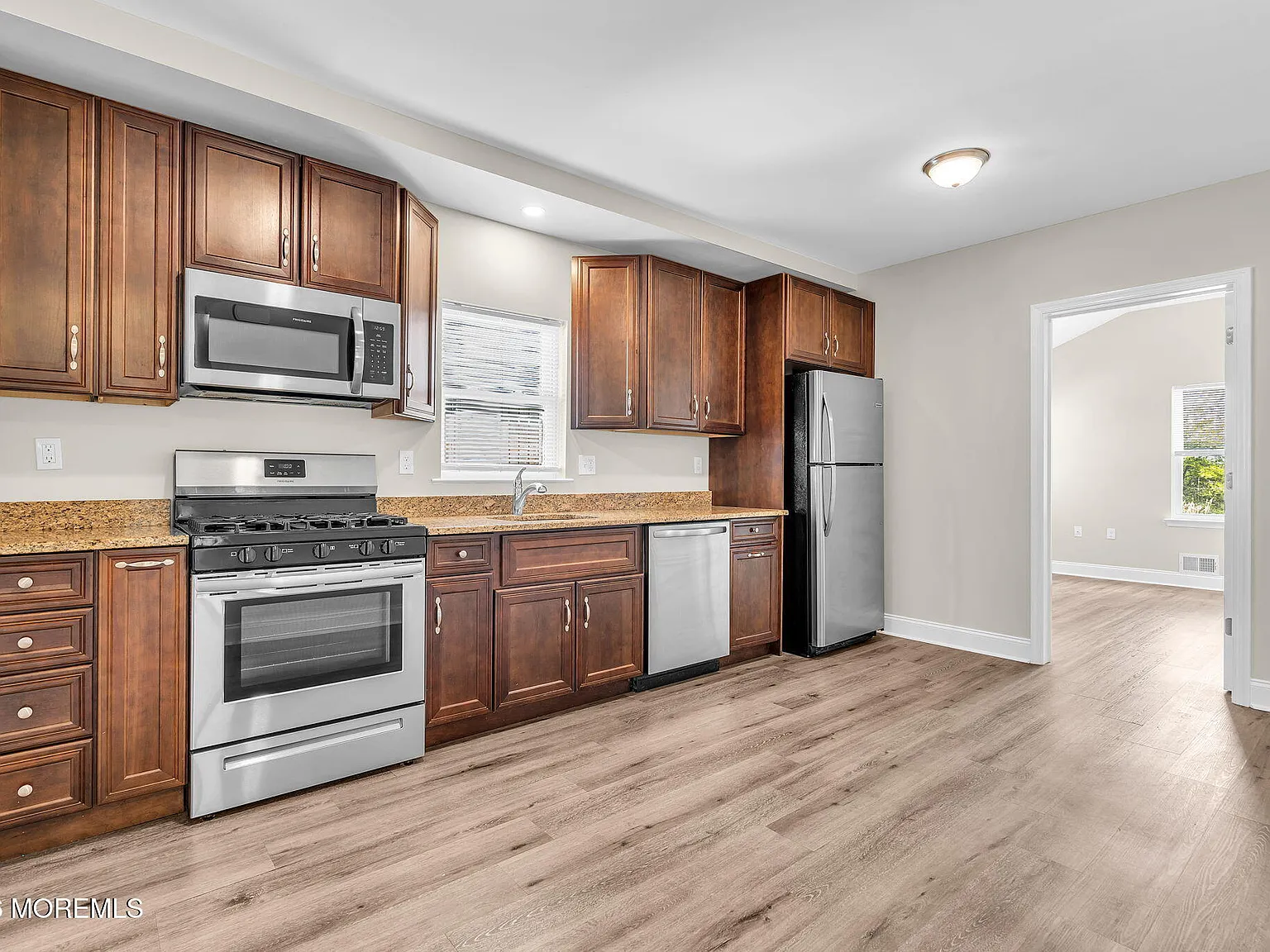4 bed, 1720 sqft, $3,200 — Photo 2