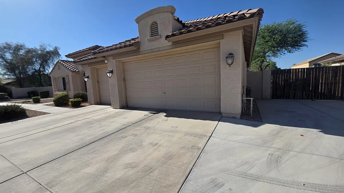 Building Photo - 5204 W Pedro Ln
