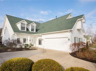 131 Greenward Way S #43, North Olmsted, OH 44070