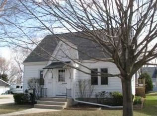 703 2nd Ave, West Bend, WI 53095