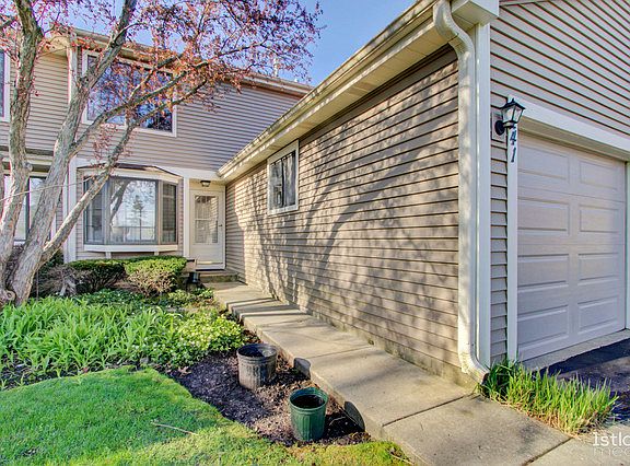 2nd image of 241 E Forest Knoll Dr