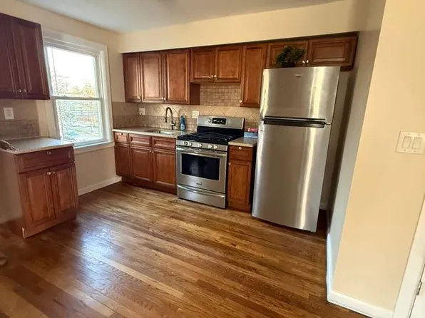 14-18 Gipson St #2, Far Rockaway, NY 11691