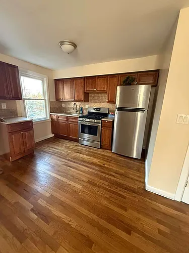 14-18 Gipson St #2 Photo 1