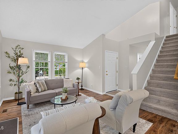 5th image of 305 Mint Hill Dr