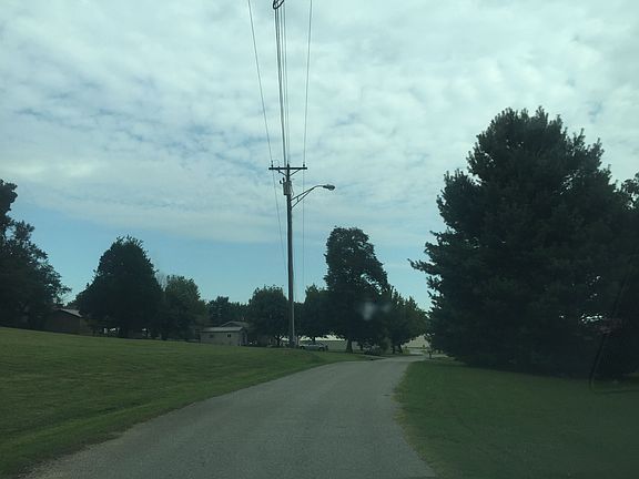 4th image of 128 Pine Dr
