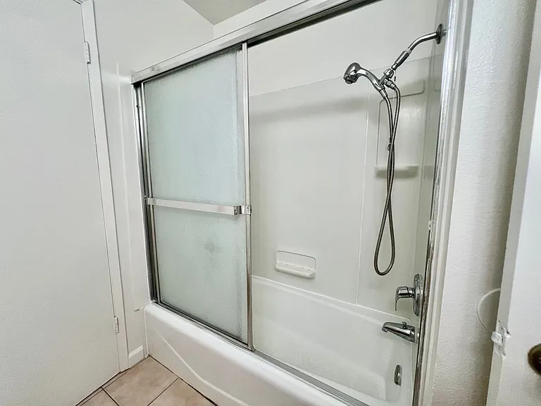 975 Owsley Ave — Photo 14
