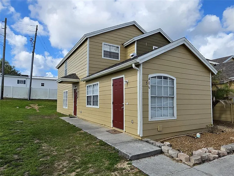 406 Washington Palm Loop — Photo 1
