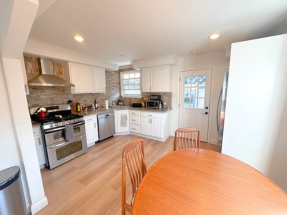 2nd image of 1532 Cypress Ave Room 1