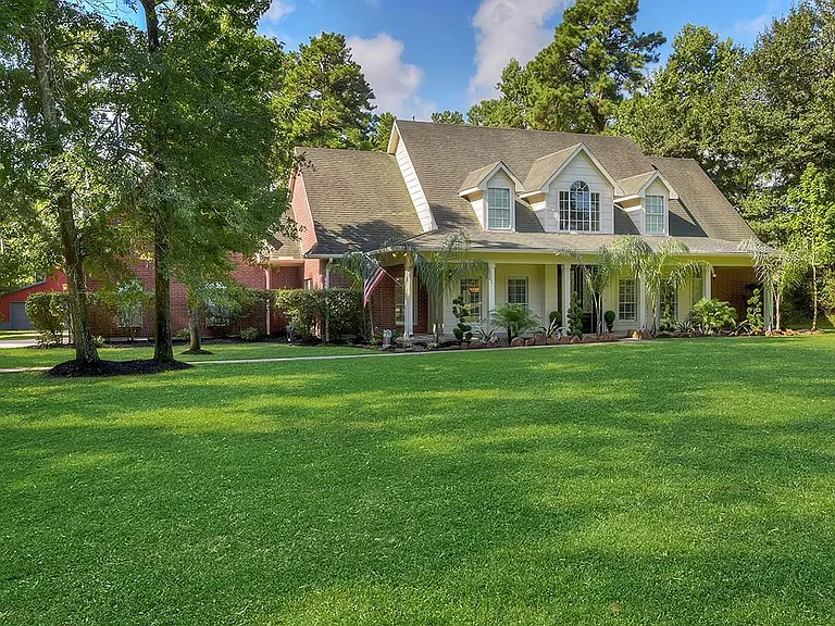 10819 Lake Windcrest — Photo 2