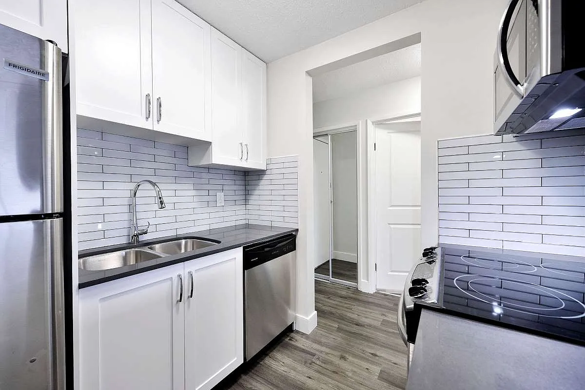 660 Niagara St #A5b0fec7a photo 1