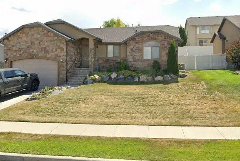 7054 S Sorrento Way — Photo 1