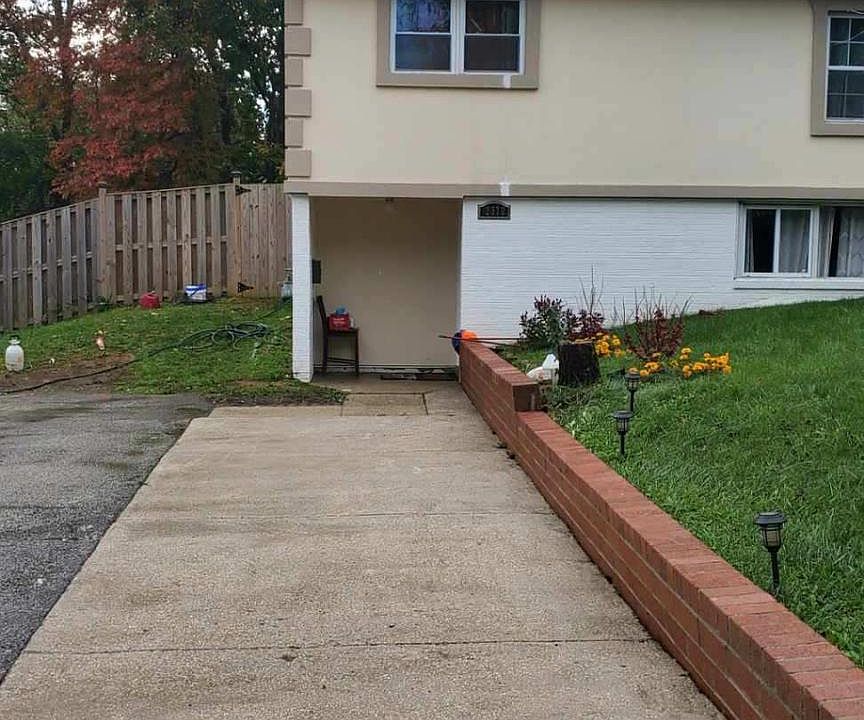 1st image of 2372 W Longview Dr