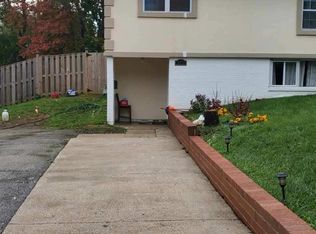 2372 W Longview Dr, Woodbridge, VA 22191