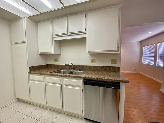 3rd image of 8020 Langdon Ave Unit 205