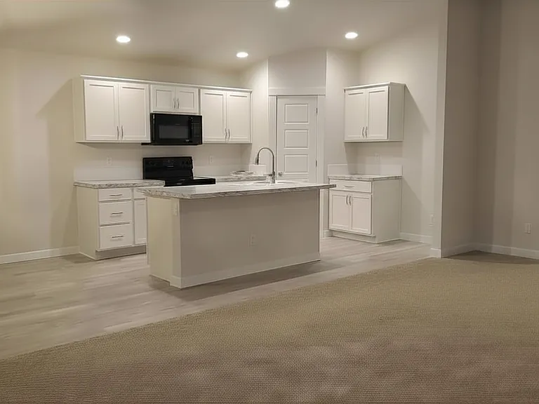 6688 S Allegiance Ave — Photo 2