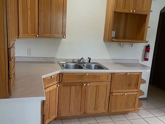 5th image of 419 W Chandler St
