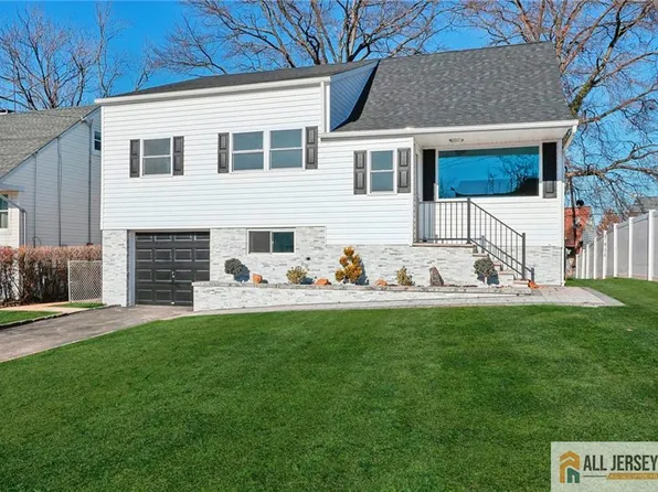 55 Farmingdale Rd, Fords, NJ 08863