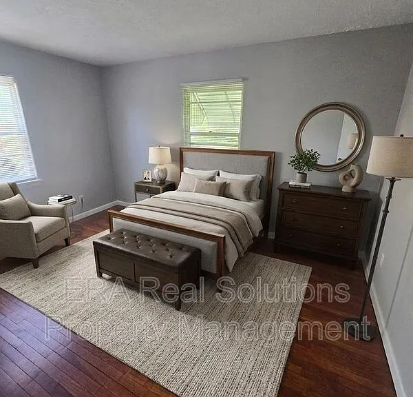 3327 McGuffey Rd — Photo 3