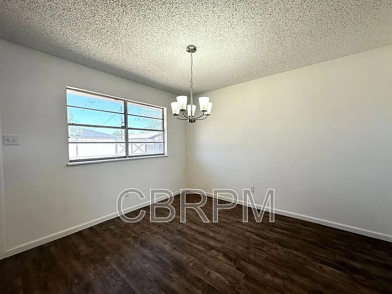 4506 Itasca St — Photo 4