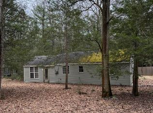 159 Entrance Rd, Greentown, PA 18464