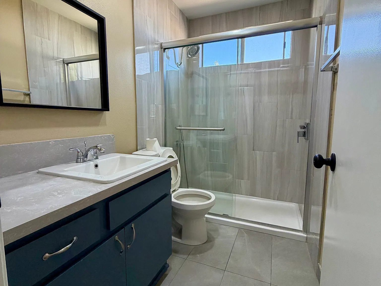 2 bed, 700 sqft, $2,280 — Photo 1