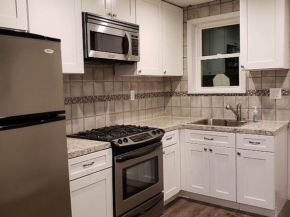 5th image of 5830 N Woodstock St