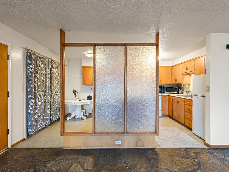 595 S Fisher Ave #1-8 — Photo 14