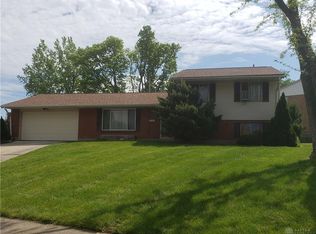 608 N Bayberry Dr, Miamisburg, OH 45342