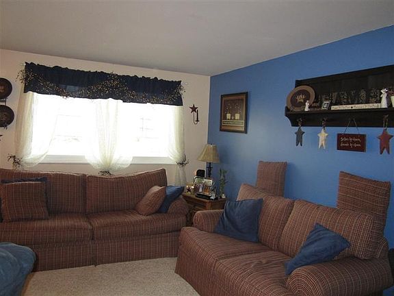 3rd image of 6633 Summerdale Dr