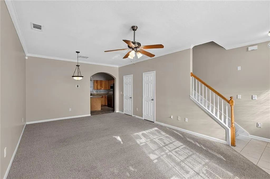 2 bed, 2.5 bath, 1274 sqft, $2,240 — Photo 4
