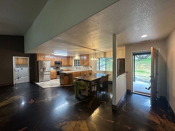 5th image of 2384 Choctaw Rd