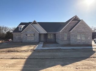 907 Perrin Ln, Van Alstyne, TX 75495