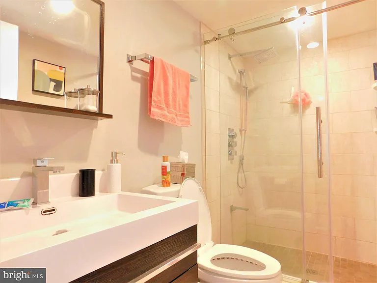 922 N 17th St #26-F — Photo 13