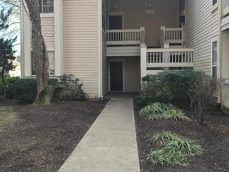 5918 Barbados Pl #202 — Photo 2