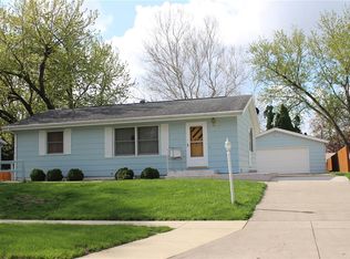 965 W 10th Ave, Marion, IA 52302