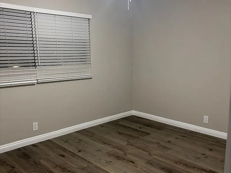 Renovated 2 Bedroom 1 Bathroom — Photo 17