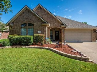 111 Dove Trl, Richwood, TX 77531
