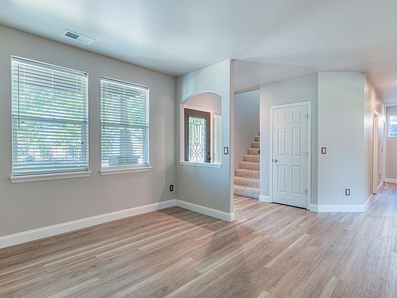 5th image of 1320 NE 3rd St