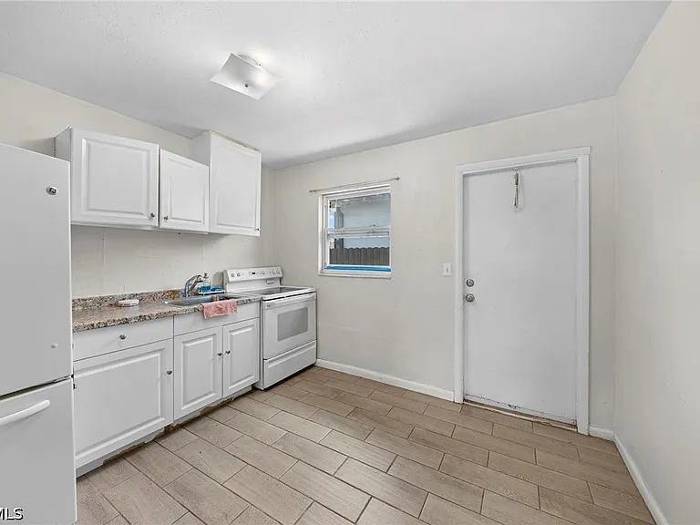 322 Louise Ave #A — Photo 7