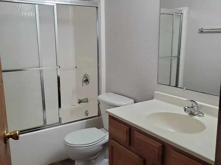 7319 SW 23rd St — Photo 27