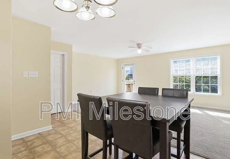 24 Mabel Ln — Photo 10